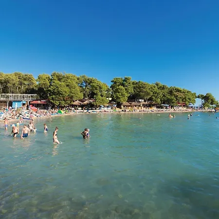 Дом отдыха 12 With Outdoor Swimmingpool Пакоштане
