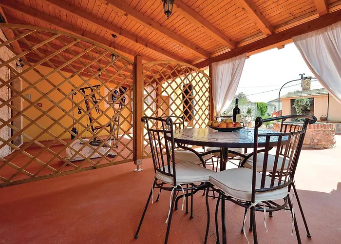 12 With Outdoor Swimmingpool *