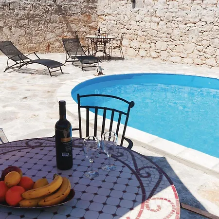 12 With Outdoor Swimmingpool * Pakoštane