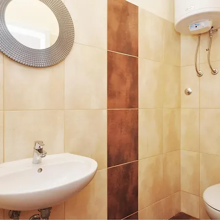 Дом отдыха 12 With Outdoor Swimmingpool *