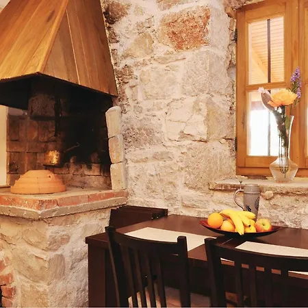 12 With Outdoor Swimmingpool Пакоштане