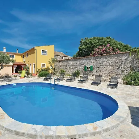 12 With Outdoor Swimmingpool *